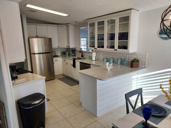 Building Photo - 17500 Primrose Ct