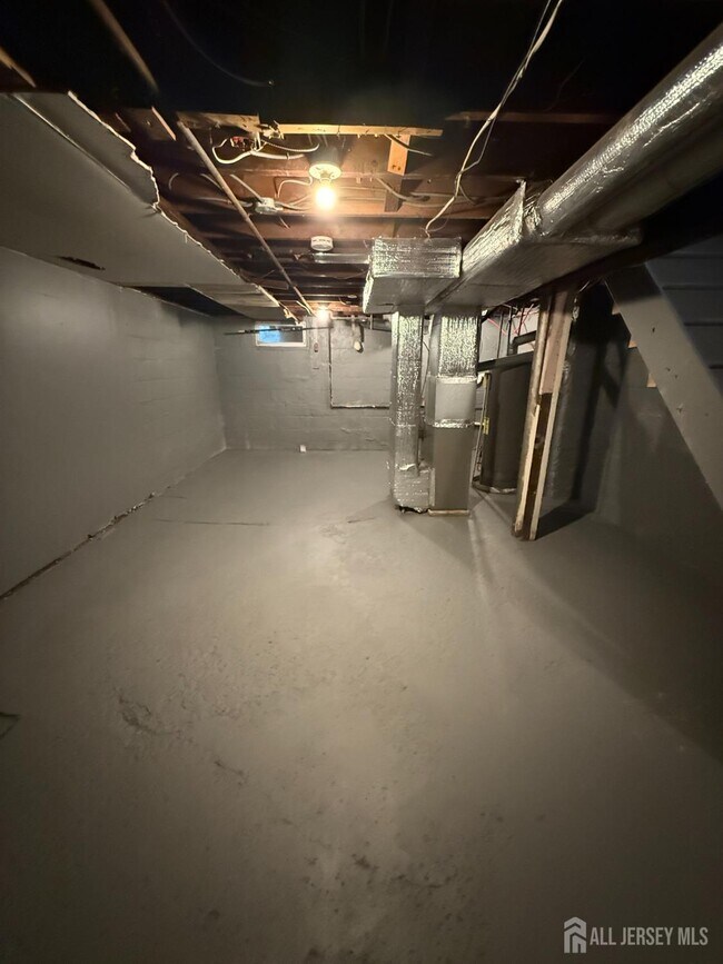 Building Photo - 43 Crampton Ave