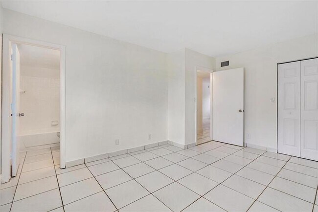 Building Photo - 11583 NW 42nd St