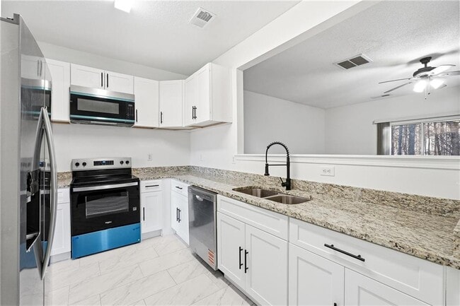 Building Photo - 2330 Bigwood Trail