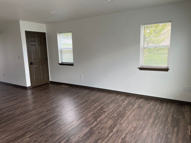 Building Photo - 209 N 76th Ave