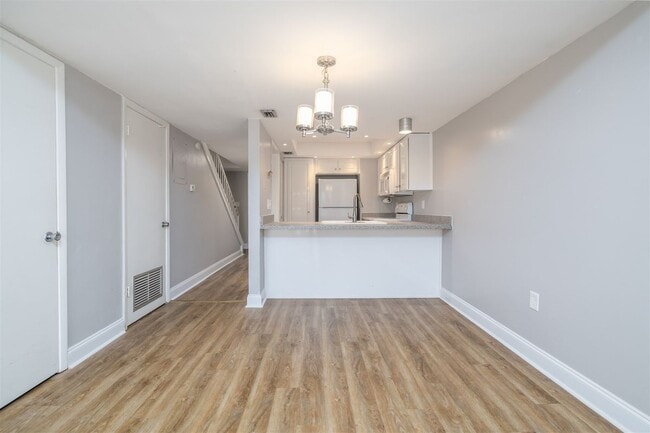 Building Photo - 4590 S Atlantic Ave