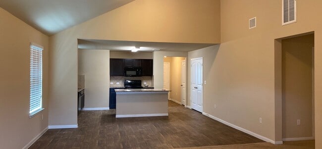 Building Photo - Great 4 Bedroom home with Open floor plan
