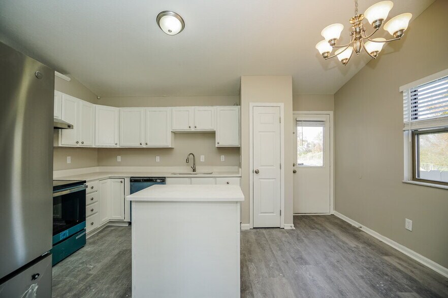 Building Photo - 2847 Blue Moon Dr