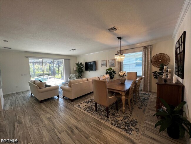 Building Photo - 15556 Pascolo Ln