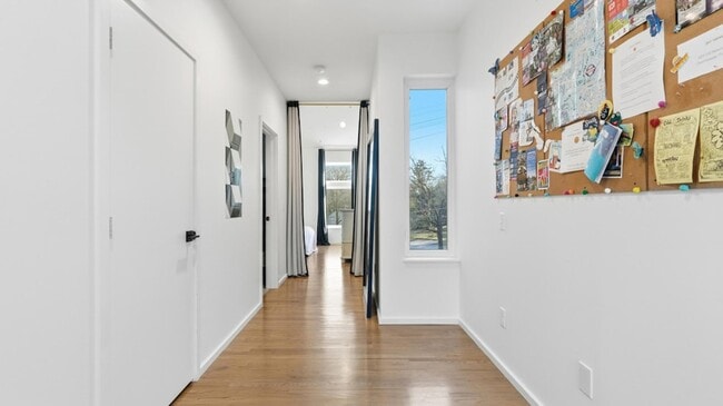 Building Photo - 207 Old Mountain Rd