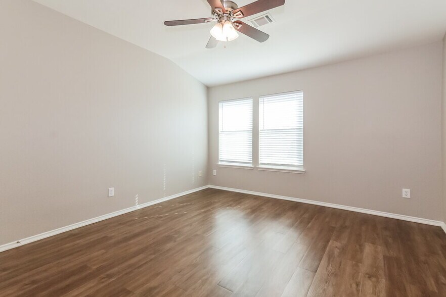 Building Photo - 131 Freedom Trl