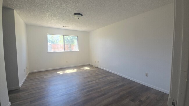 Building Photo - 2146 Neill Way