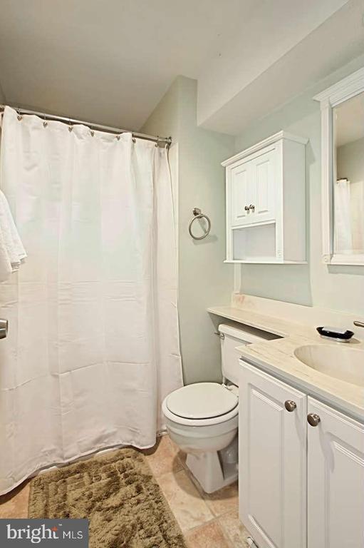 Building Photo - 5 S Floyd St