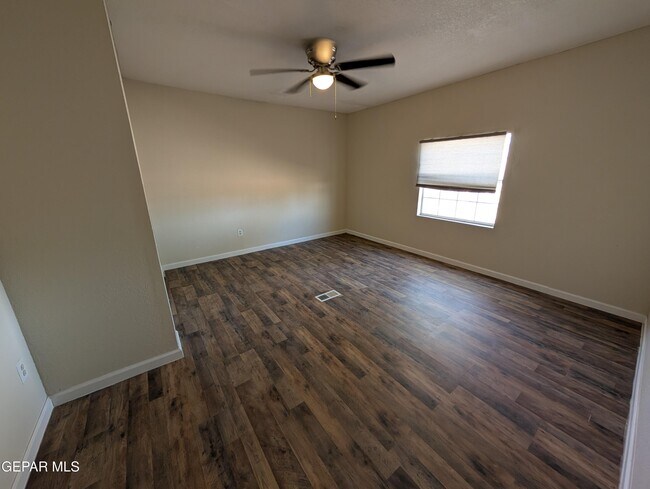 Building Photo - 13821 Villalobos Rd