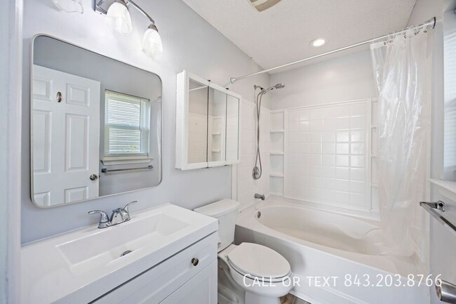 Building Photo - 106 Donovan Ct