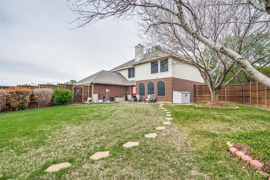 Building Photo - 4817 Carolwood Dr