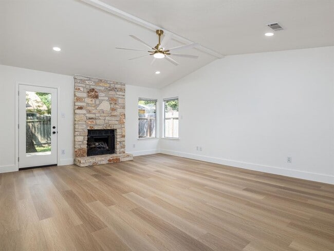 Building Photo - 13000 Meadowheath Cove