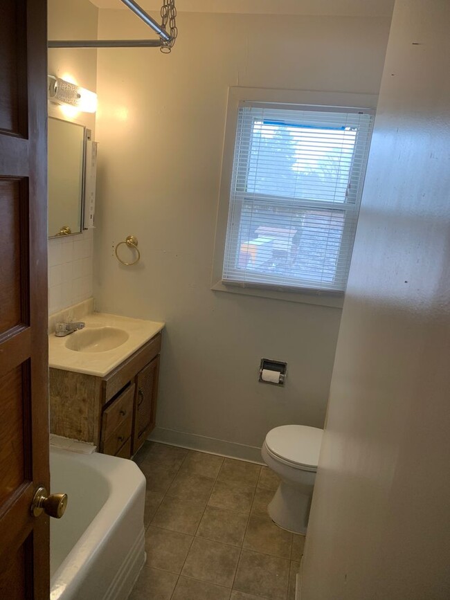 Building Photo - 1310/1312 Williams Blvd