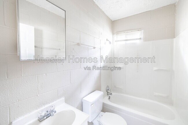 Building Photo - 1254 W 23rd St