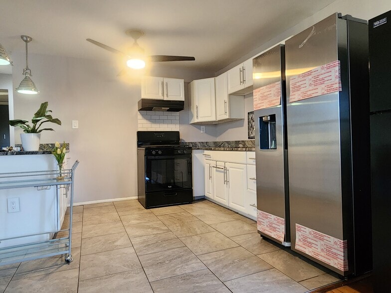 Building Photo - 7316 Donnell Pl