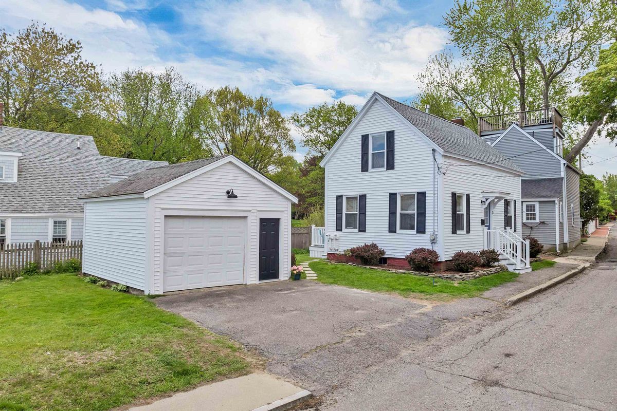 Building Photo - 3 Madison St