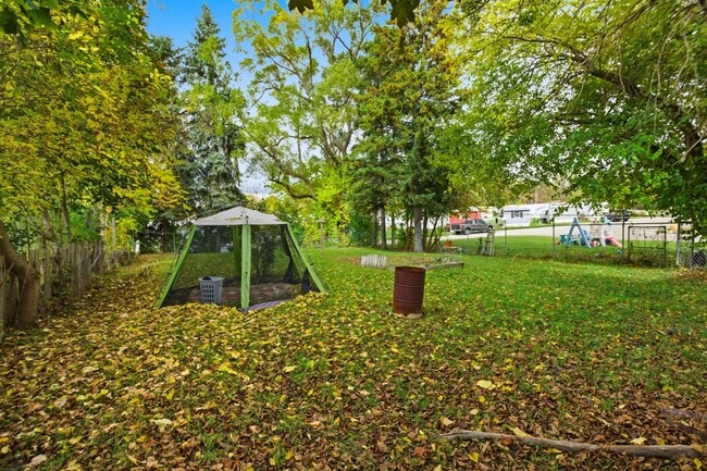 Building Photo - 1547 E Atherton Rd