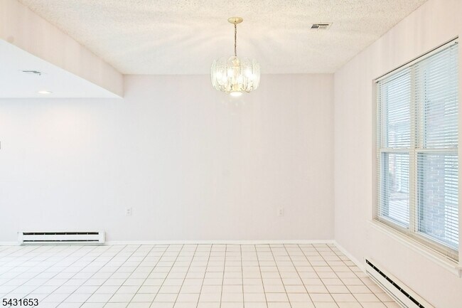 Building Photo - 332C Quinton Dr