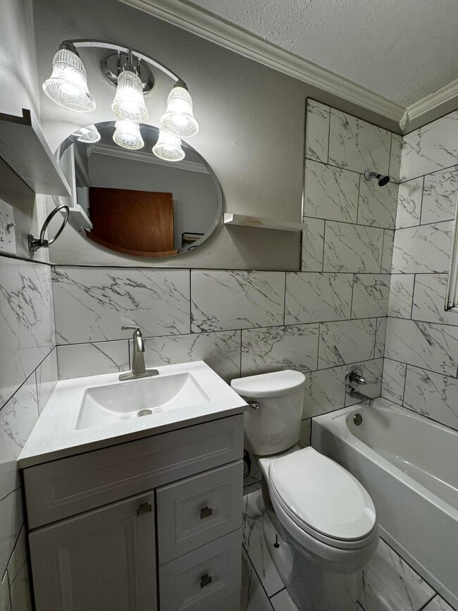 Building Photo - 136 Tartan Dr