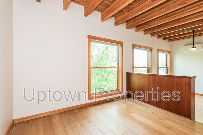 Building Photo - 1515 N Rosa Parks Way