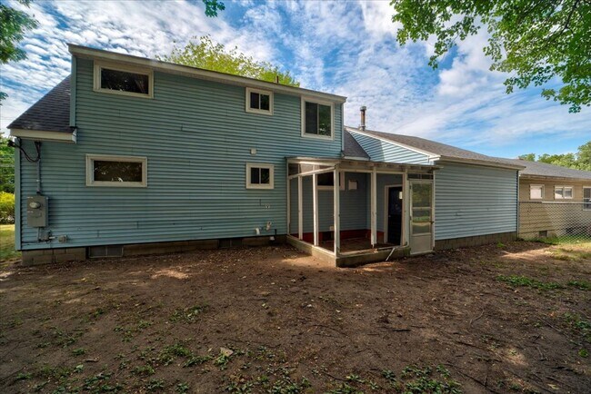 Building Photo - 3 Bedroom Apartment in Burlington VT Avail...