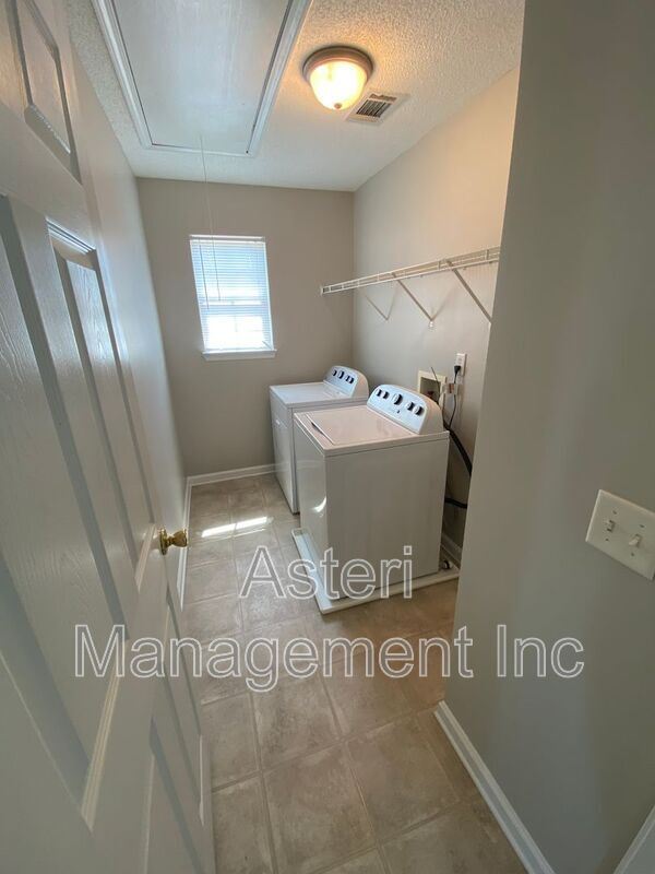 Building Photo - 118 Faybrook Dr