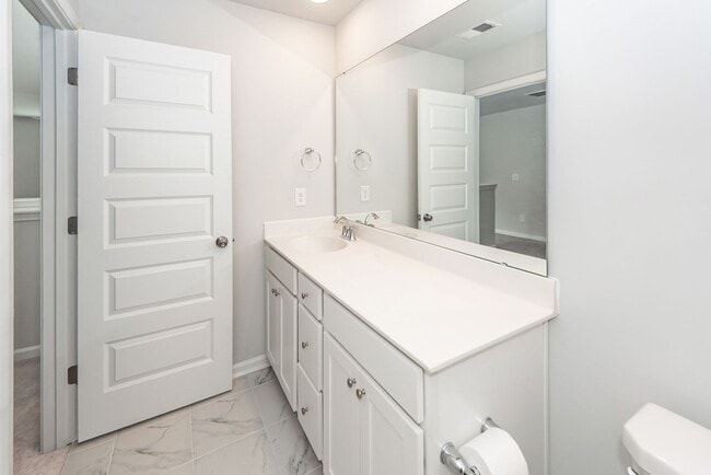 Building Photo - 4 Bedroom, 2.5 Bathroom Home in Cane Bay Plantation - Summerville