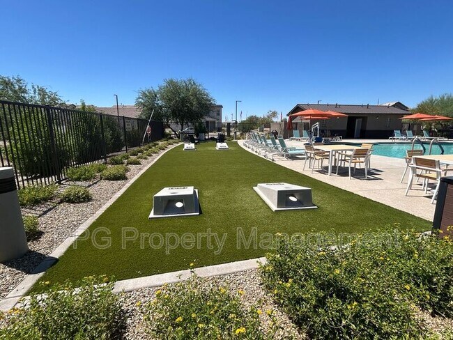 Building Photo - 14118 W Hackamore Dr