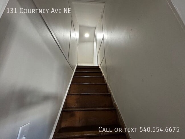 Building Photo - 131 Courtney Ave NE