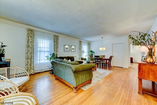 Building Photo - 11 Sterling Pkwy