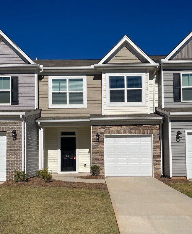Building Photo - Beautiful TownHome in Powdersville area!  3 bedroom 2.5 bath  Available NOW!
