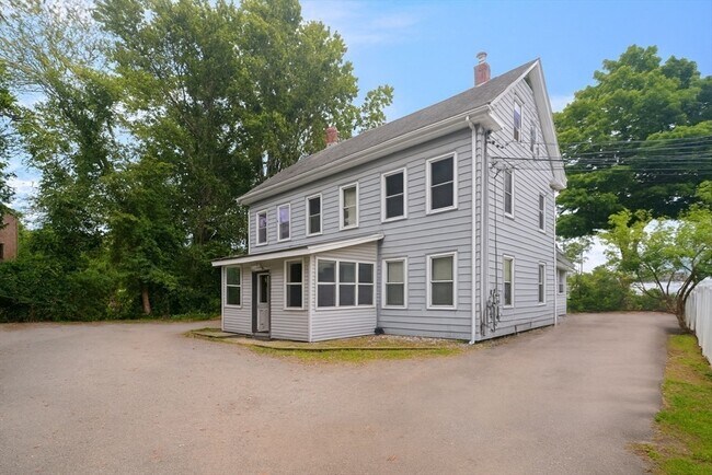 Building Photo - 1567 Concord St