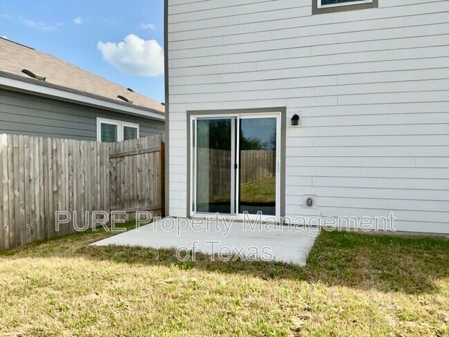 Building Photo - 203 Stonebrook Dr