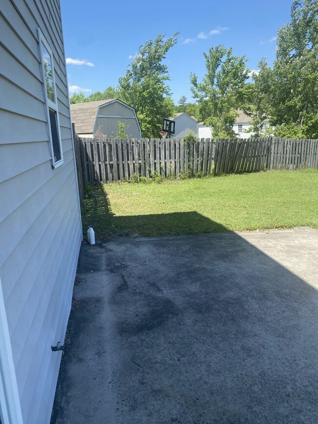 Building Photo - WOW!!! 4 Bedrooms 3.5 Bathrooms FOR RENT