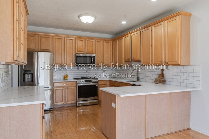 Building Photo - 3397 Hampstead Ct