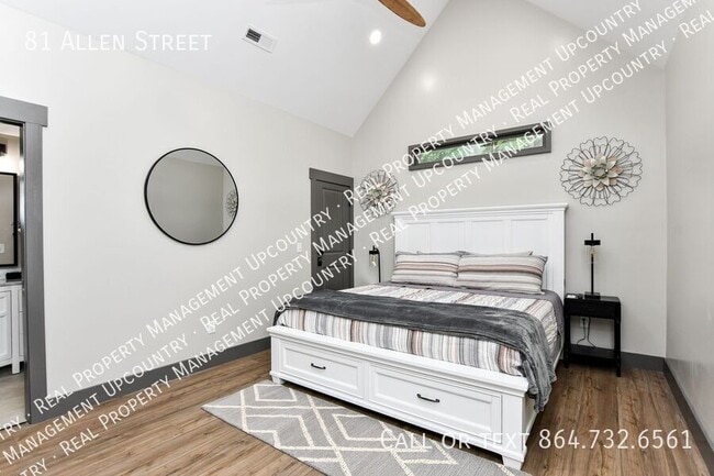 Building Photo - 81 Allen St