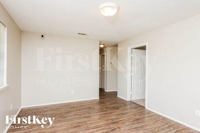 Building Photo - 6476 La Grange Cir