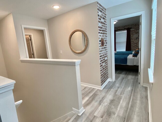 Building Photo - 1547 Carey Palm Cir