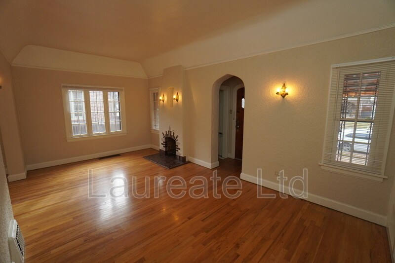 Building Photo - 1416 Elm St