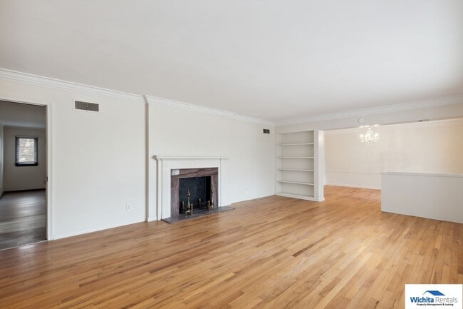 Building Photo - Mid Century Modern Ranch in Eastbourough