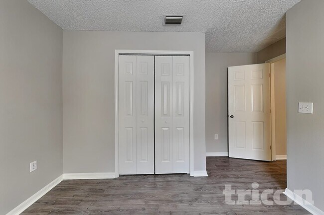 Building Photo - 11759 Lynmoor Dr