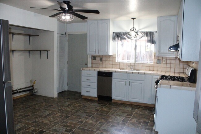 Building Photo - **COMING SOON!!! ** Gated Three Bedroom, 1 Bathroom House in Bay Point
