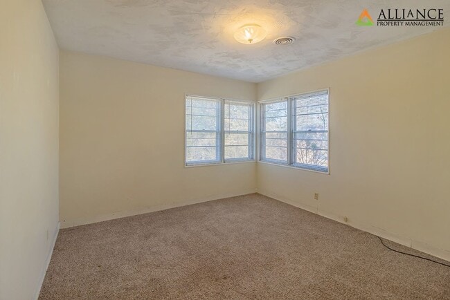 Building Photo - Cute Home Near Anneberg Park!