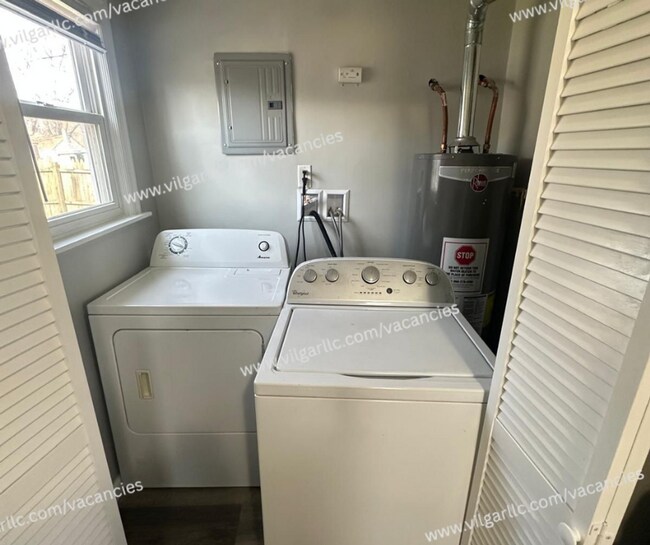 Building Photo - Newly Renovated 2-Bedroom • 1-Bathroom Home