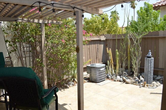 Building Photo - Casa de Oro in Little Tuscany, SEASONAL/MO...