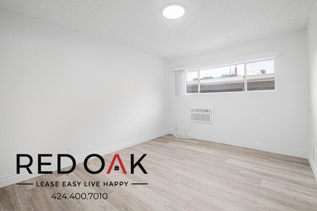 Building Photo - 2050 Rodney Dr