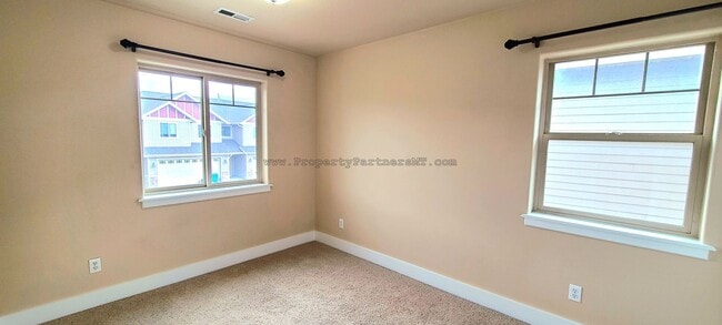Building Photo - **$1,000 off first month rent!** Beautiful...