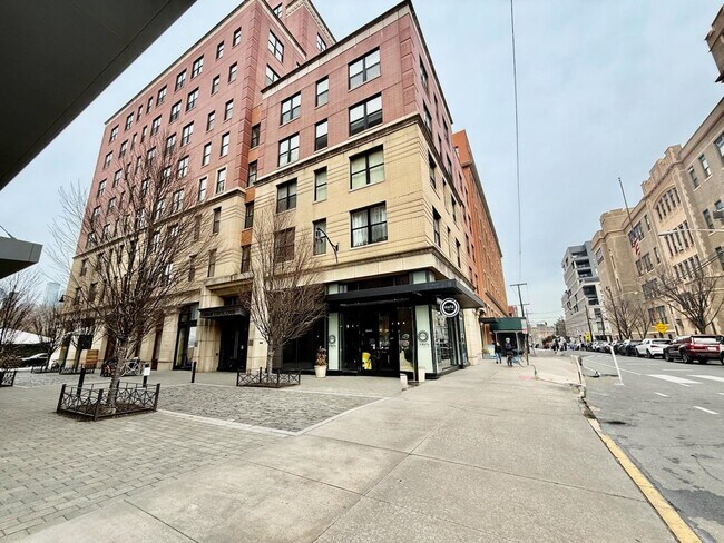 Building Photo - 232 Pavonia Ave