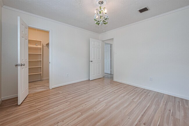 Building Photo - 16006 Glen Mar Dr